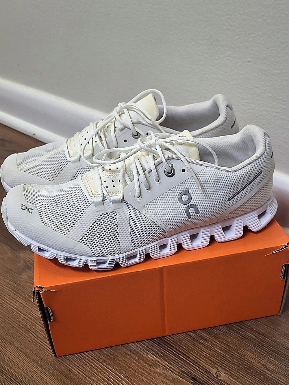 On Cloudswift White Sneakers US 9